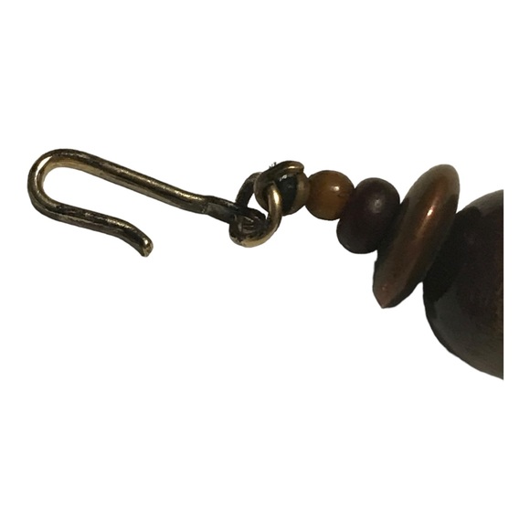 NEIMAN MARCUS BEADED NECKLACE WITH LARGE SHELL. CHOKER STYLE. ONE SIZE. - Picture 5 of 6